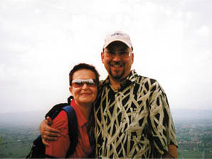 James ja Margie La Rocan huipulla Assisissa / James and Margie on the top of La Rocca in Assisi